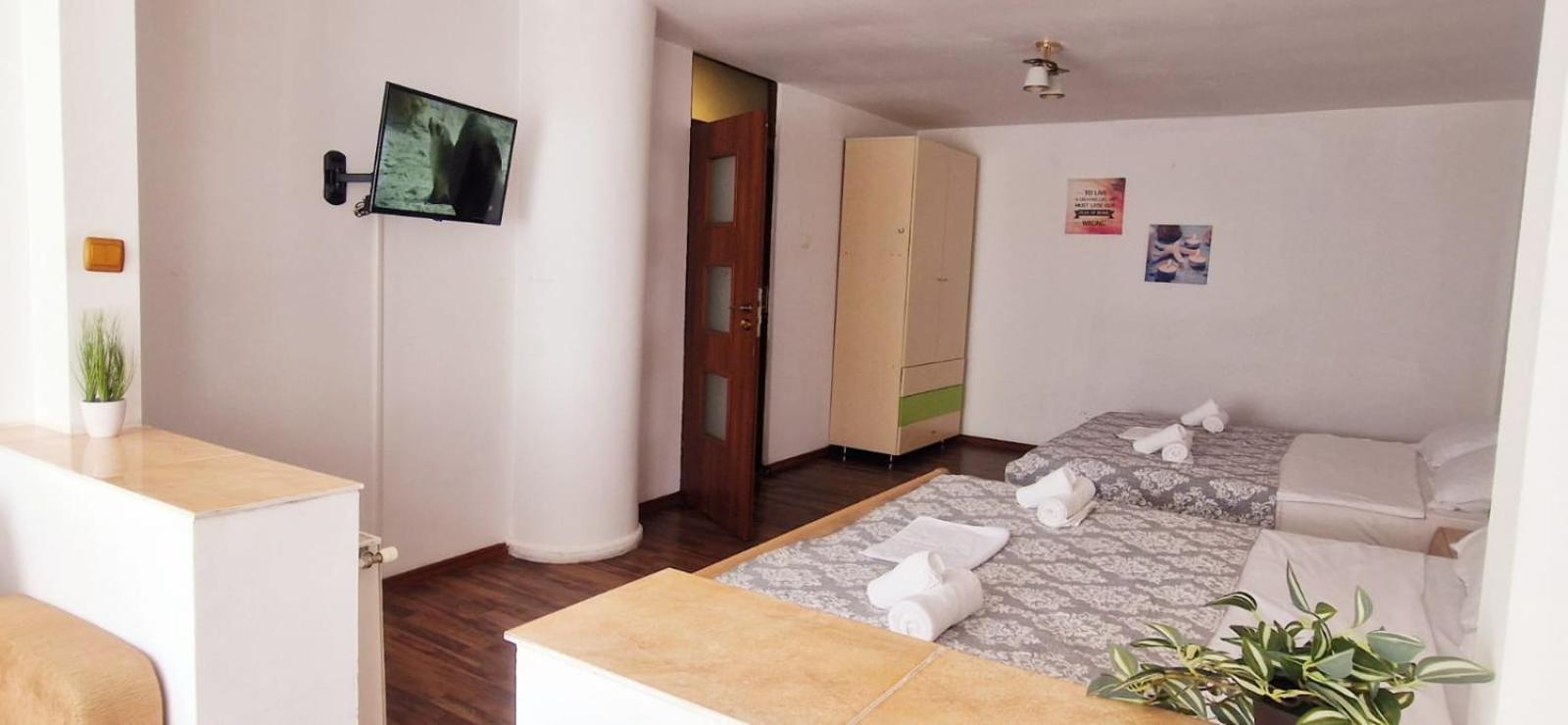 Stephanie Apartment-centru Civic בית אירוח