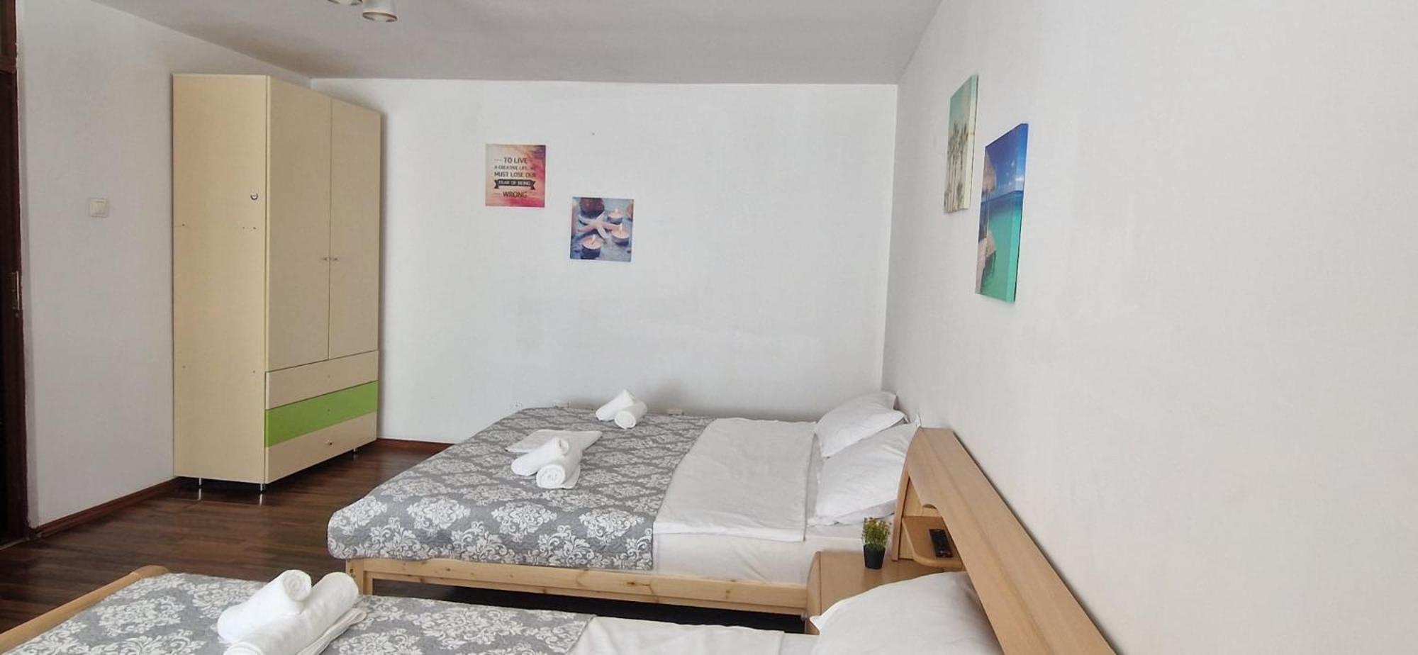 Stephanie Apartment-centru Civic בית אירוח *