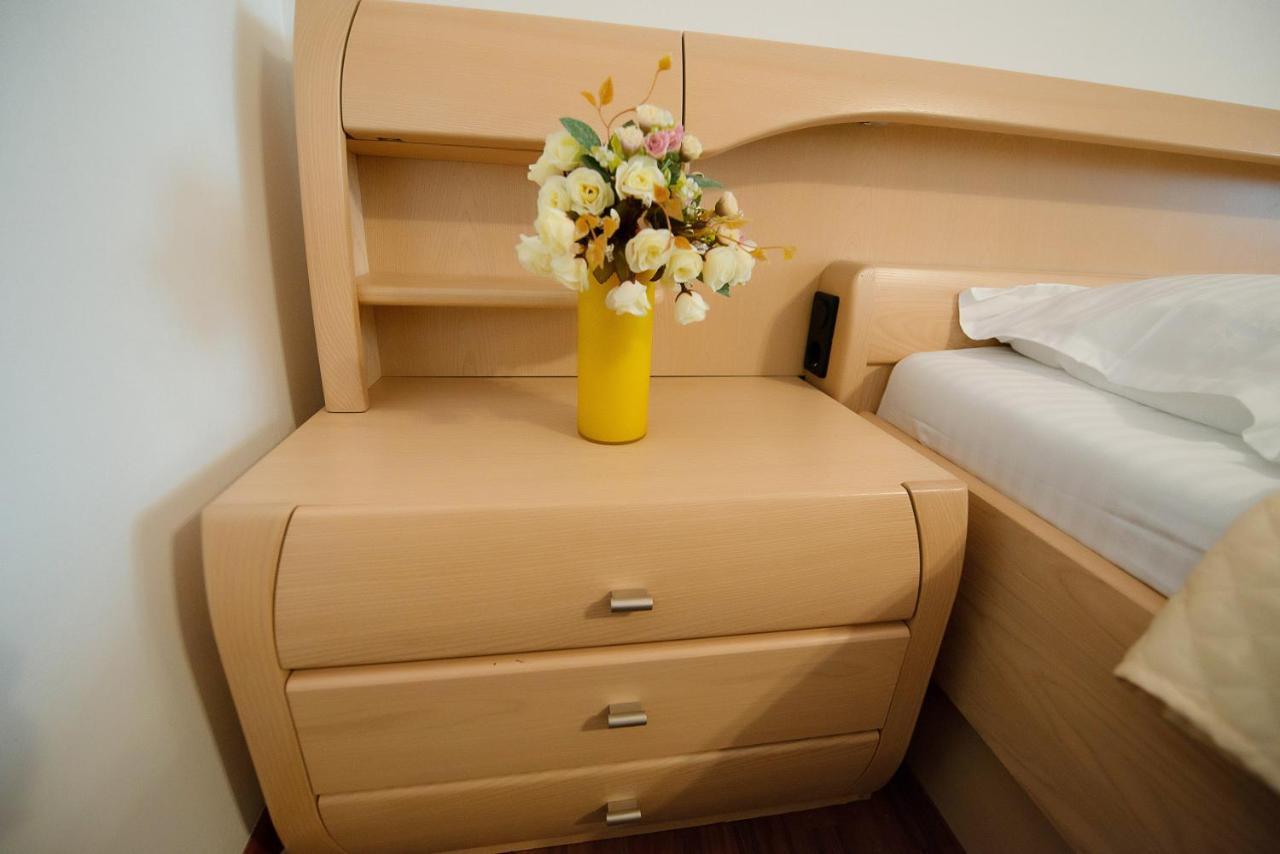 Stephanie Apartment-centru Civic *